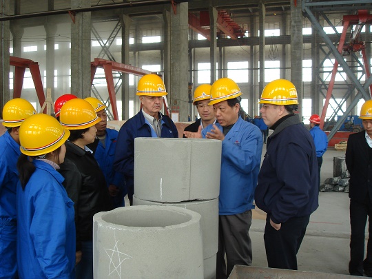丹麦史密斯参观皇豫集团铸钢公司 指导工作