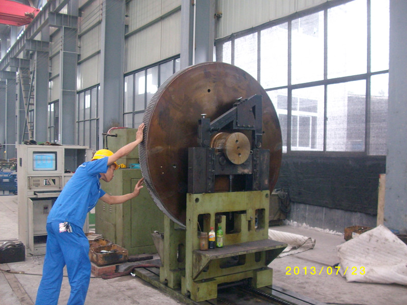郑州金属研究所出口齿轮箱，主齿轮因要求转速高，特在我公司效验平衡。