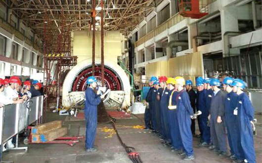 60MW汽轮发电机组现场检修工作人员培训中.